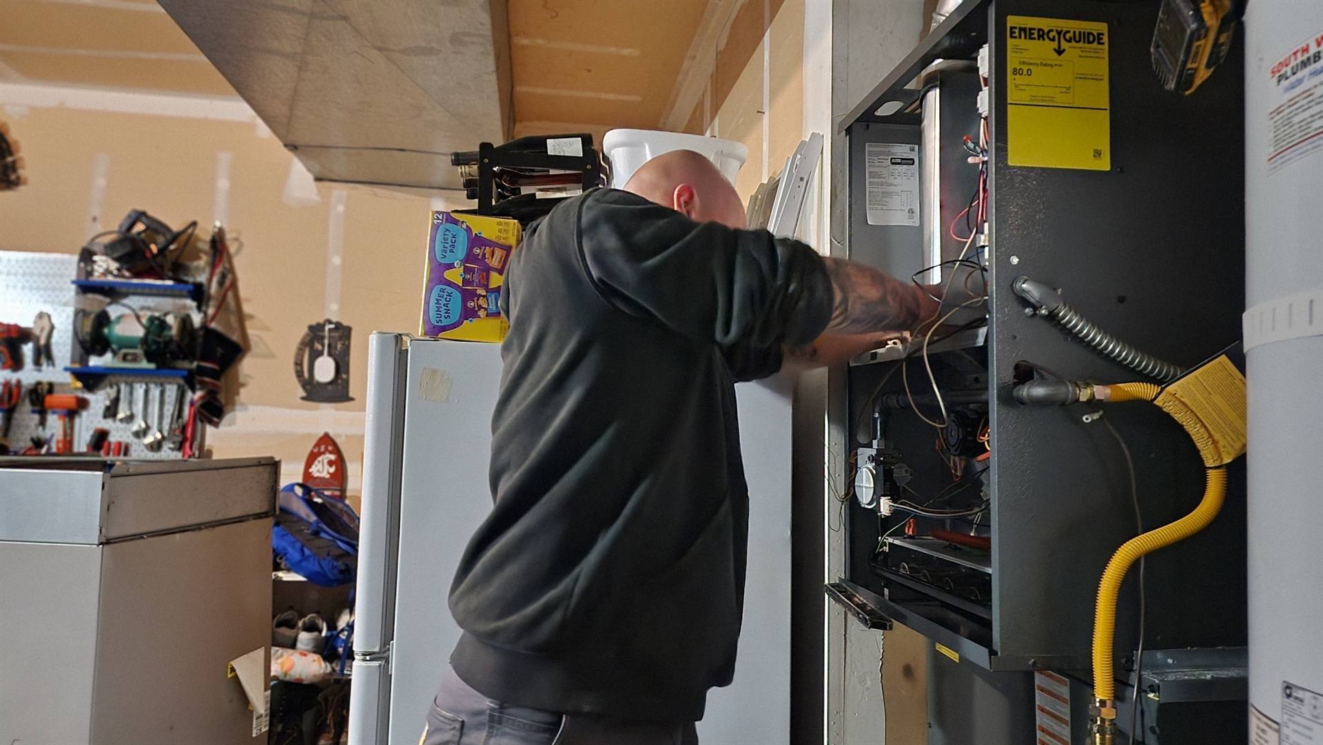 Signs It’s Time To Schedule Circuit Breaker Repairs